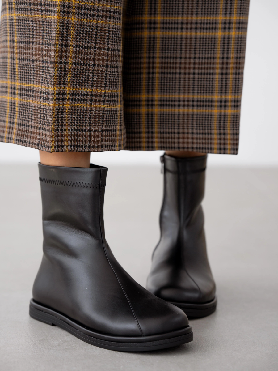 Women's Leather Side Zipper Boots
