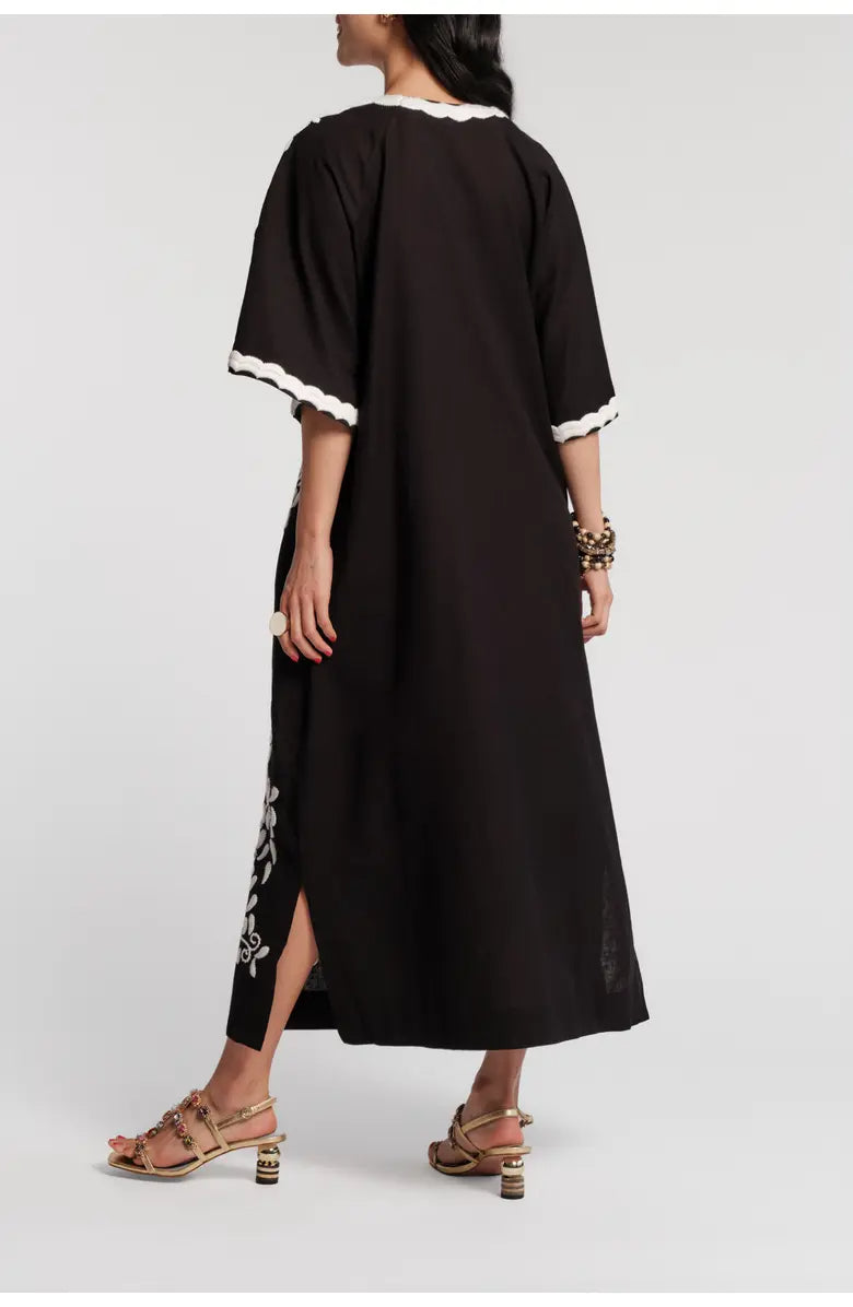 Charming Peacock Embroidery Split V-Neck 3/4 Sleeve Caftan