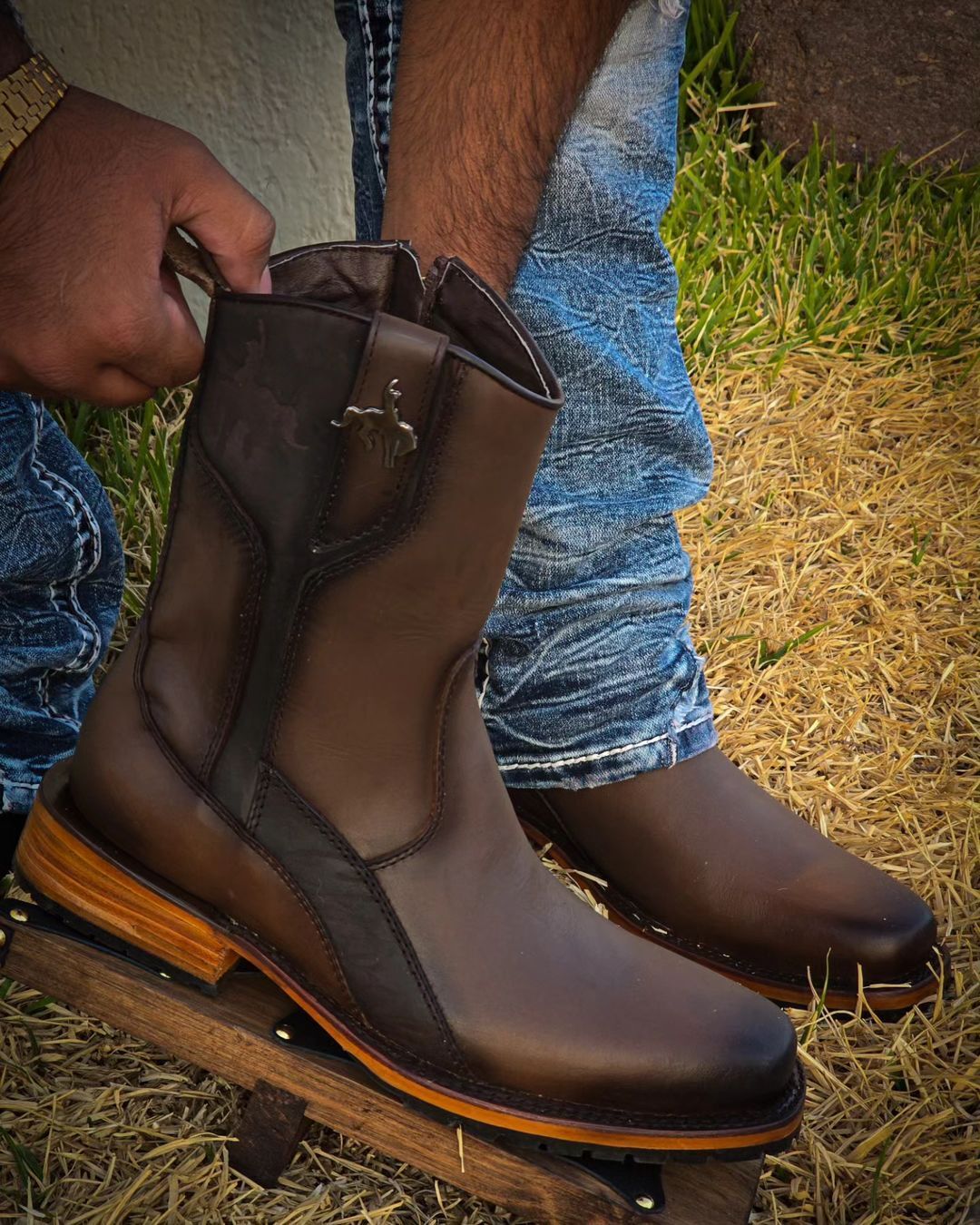 Alaska Cowhide Knight Boots